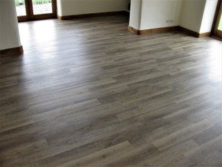 Karndean Knight Tile (colour KP99 Lime Washed Oak) Karndean LVT