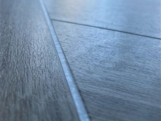 Amtico Spacia (colour Featured Oak) and Cirrus Air pinstripe with border (close up) Amtico Spacia LVT
