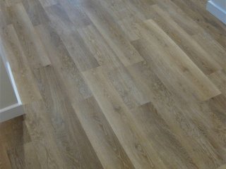 Karndean Knight Tile (KP94 Pale Limed Oak) Karndean Knight Tile