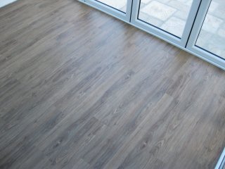 Vusta Vitesse (colour European Walnut) Vusta LVT