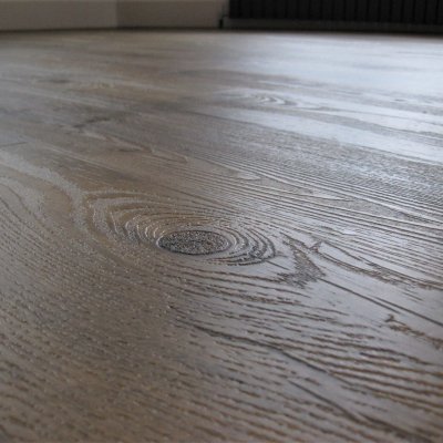 Distinctive LVT (close up)