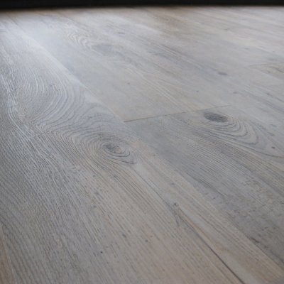 Distinctive LVT