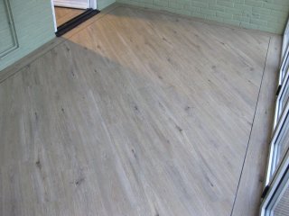 Distinctive - Classics collection (colour Silver Birch) with black pinstripe and border Distinctive LVT